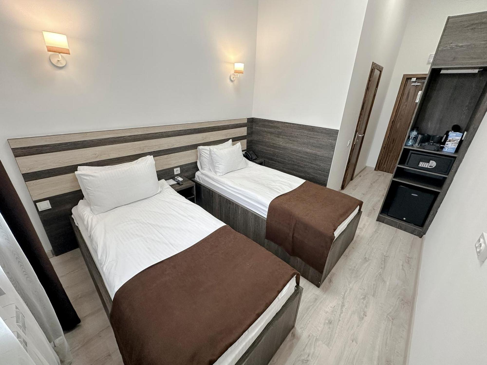 Infinity Plaza Hotel Atyraū Exteriér fotografie