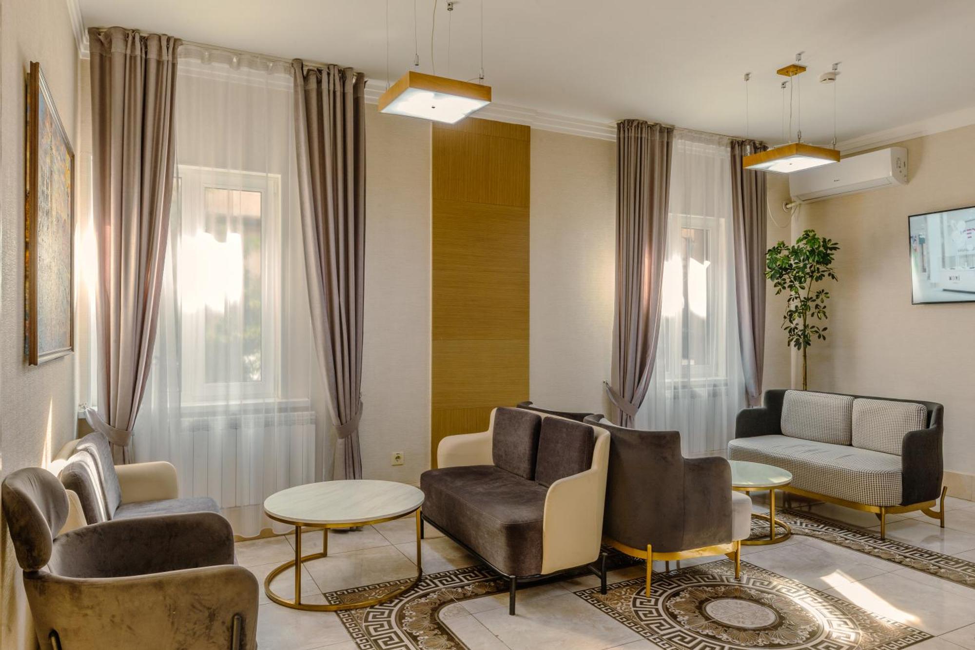 Infinity Plaza Hotel Atyraū Exteriér fotografie
